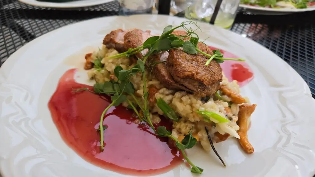 Milan Potoček_Naivní restaurant_Kolín_review