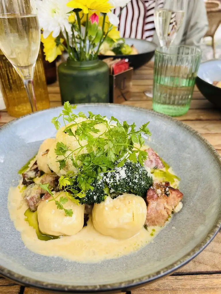 Jana Syřínková_Bar Cafe Monet_Kolín_review