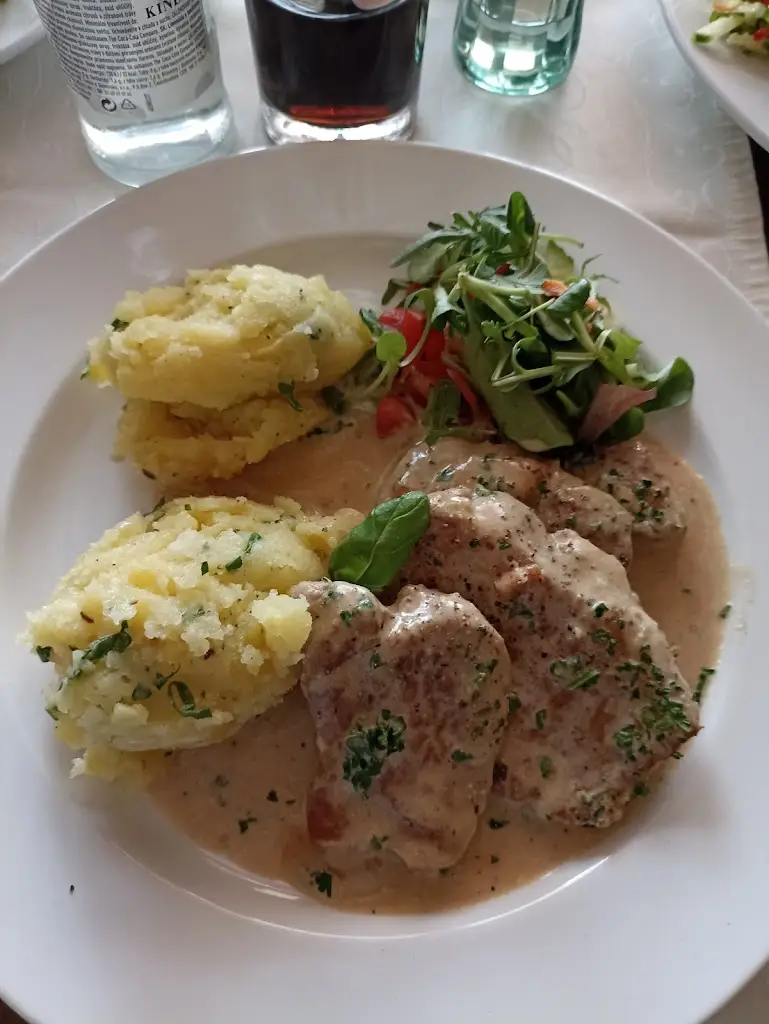 Menu_Restaurant Mona Líza_Kolín_immagine_4