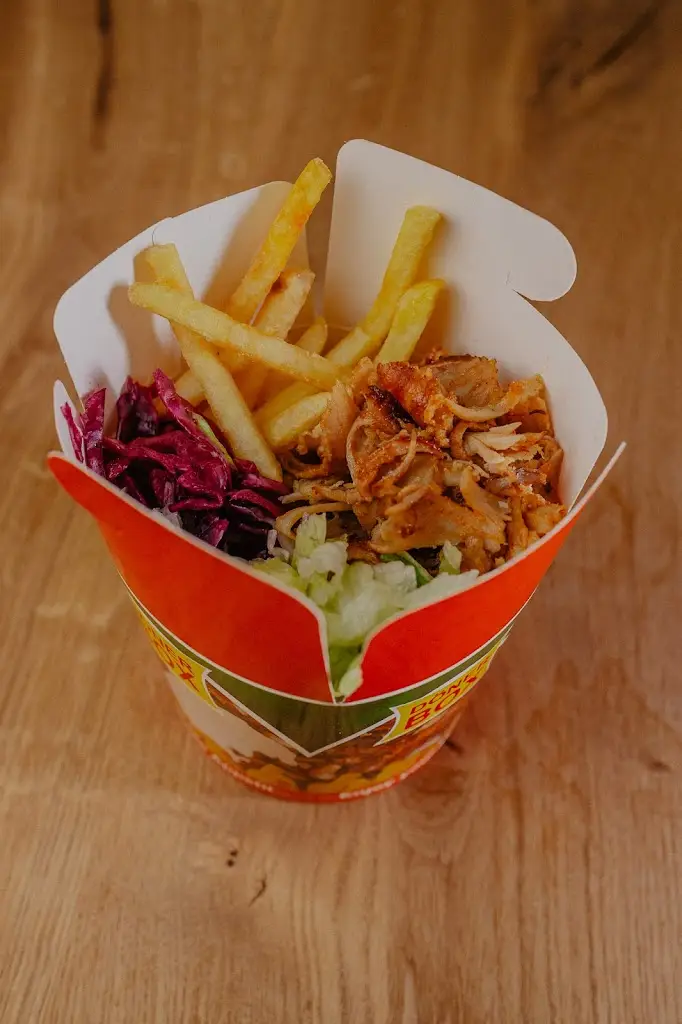 Monti Kebab & Pizza restaurant in Křinec