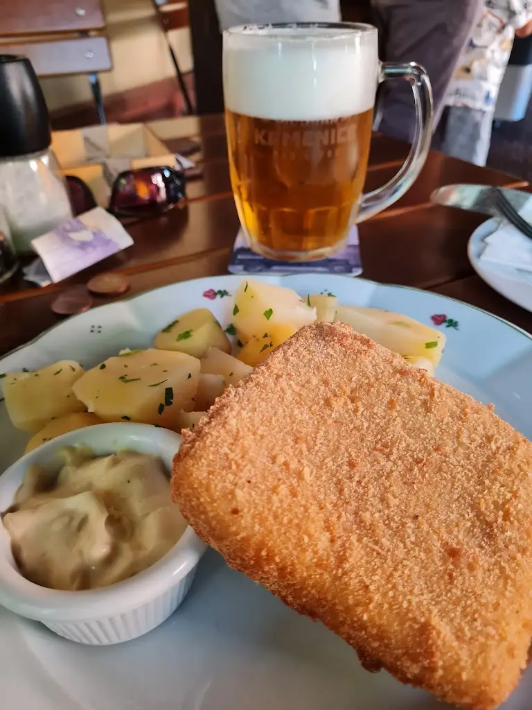 Vlada Nedved_Bechnerův statek restaurace a ubytovaní_Lány_review