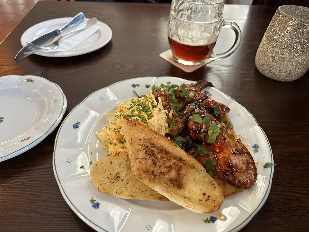 Daiki Morita_Bechnerův statek restaurace a ubytovaní_Lány_review