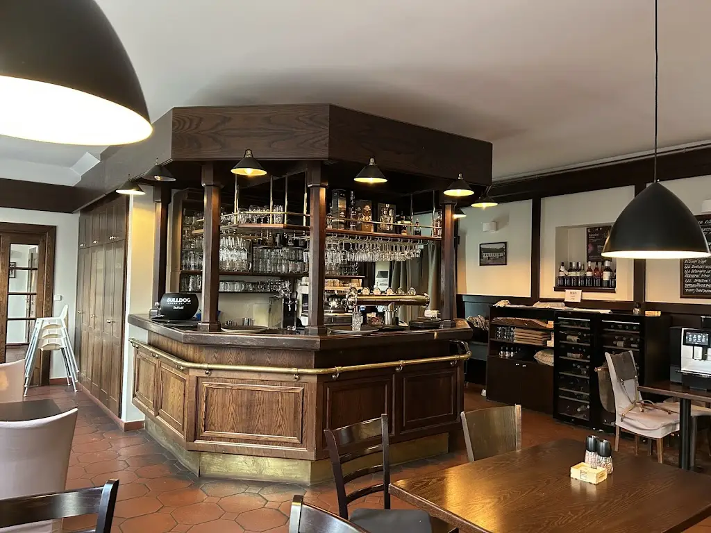Bechnerův statek restaurace a ubytovaní restaurant in Lány