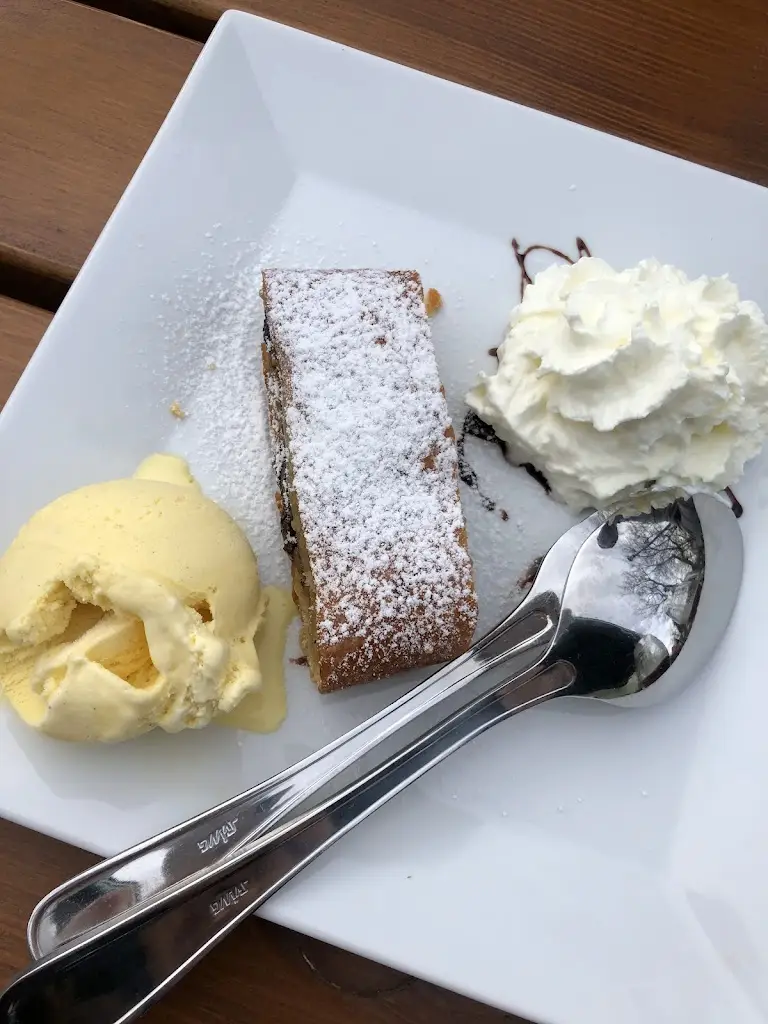 Valerie Panshina_Restaurace Vašírovský Dvůr_Lány_review