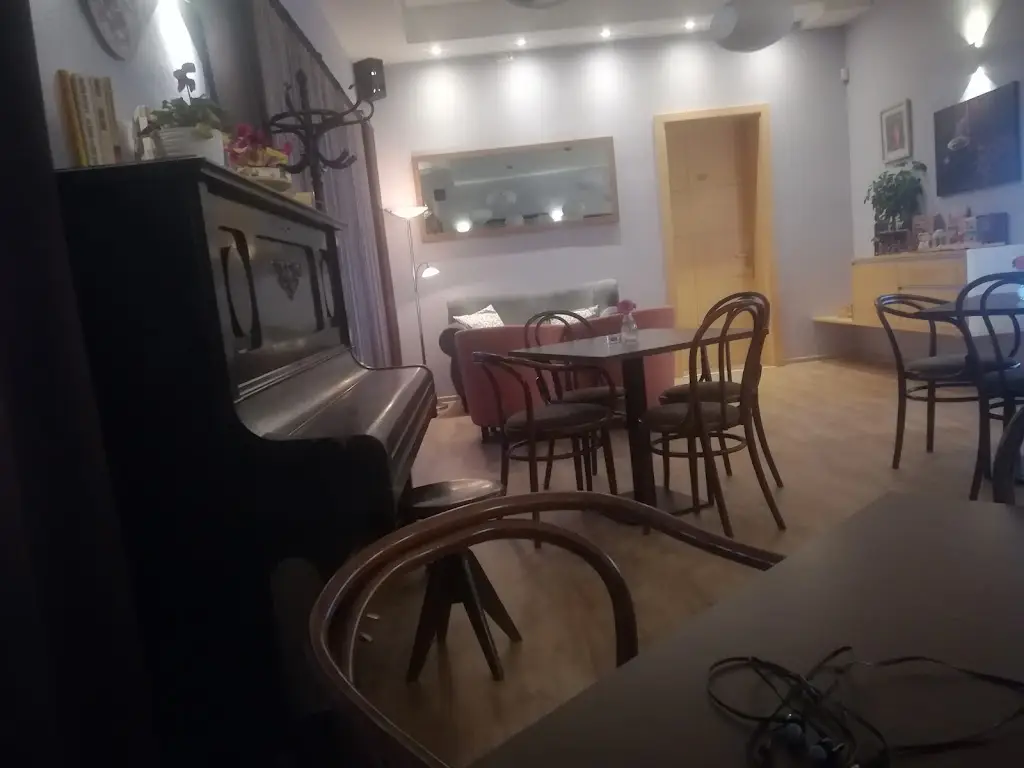 Less Sound_Café Rendez-Vous - kavárna_Kosmonosy_review