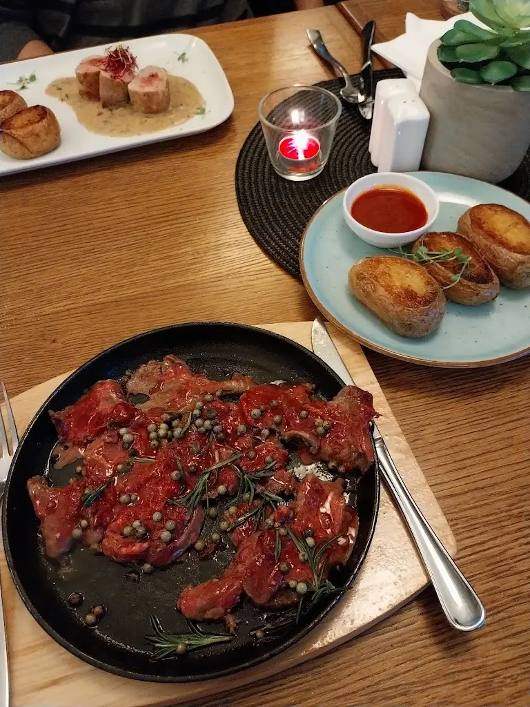 Georg Feichtinger_Restaurace VISTA & Penzion VISTA Mlada Boleslav_Kosmonosy_review