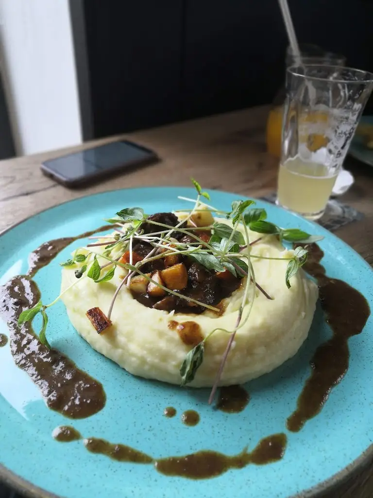 A. Kamarad_Plzííínka_Kladno_recensione