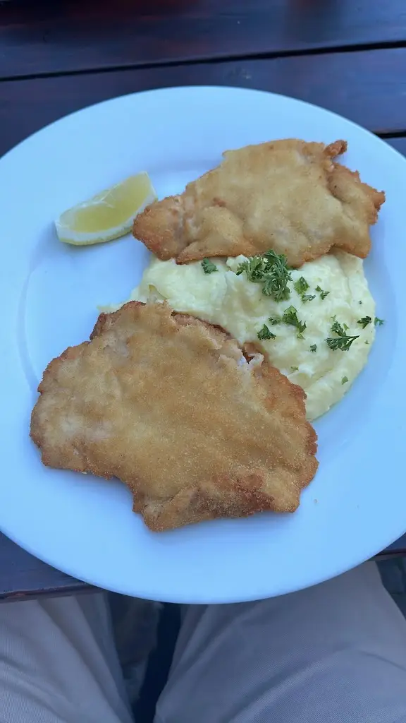 Ludwig Semper_Kladenské divadélko_Kladno_review