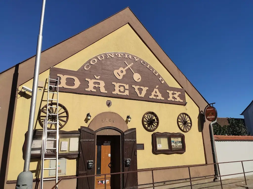Country club Dřevák restaurant in Kladno