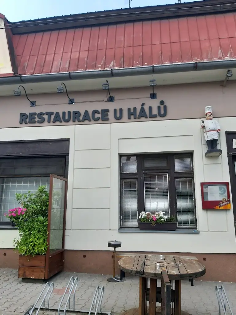 Restaurace U Hálů_Kostelec nad Černými Lesy_slider_image_1