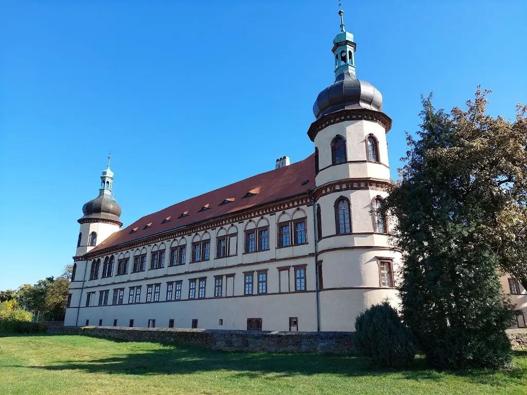 Castle in Kostelec nad Černými Lesy_Kostelec nad Černými Lesy_slider_image_1