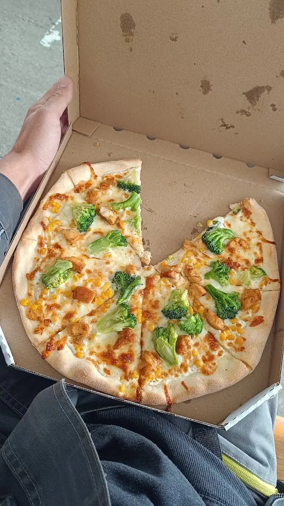 Adam Bouz_Pizza Everyday_Kostelec nad Černými Lesy_review