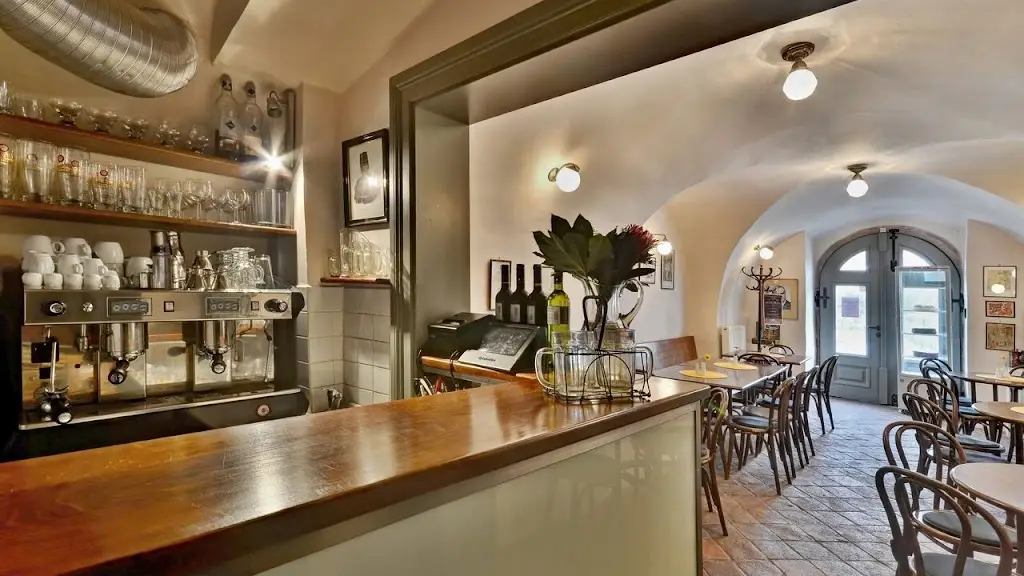 Restaurace & kavárna Jenom Tak_Kouřim_slider_image_1