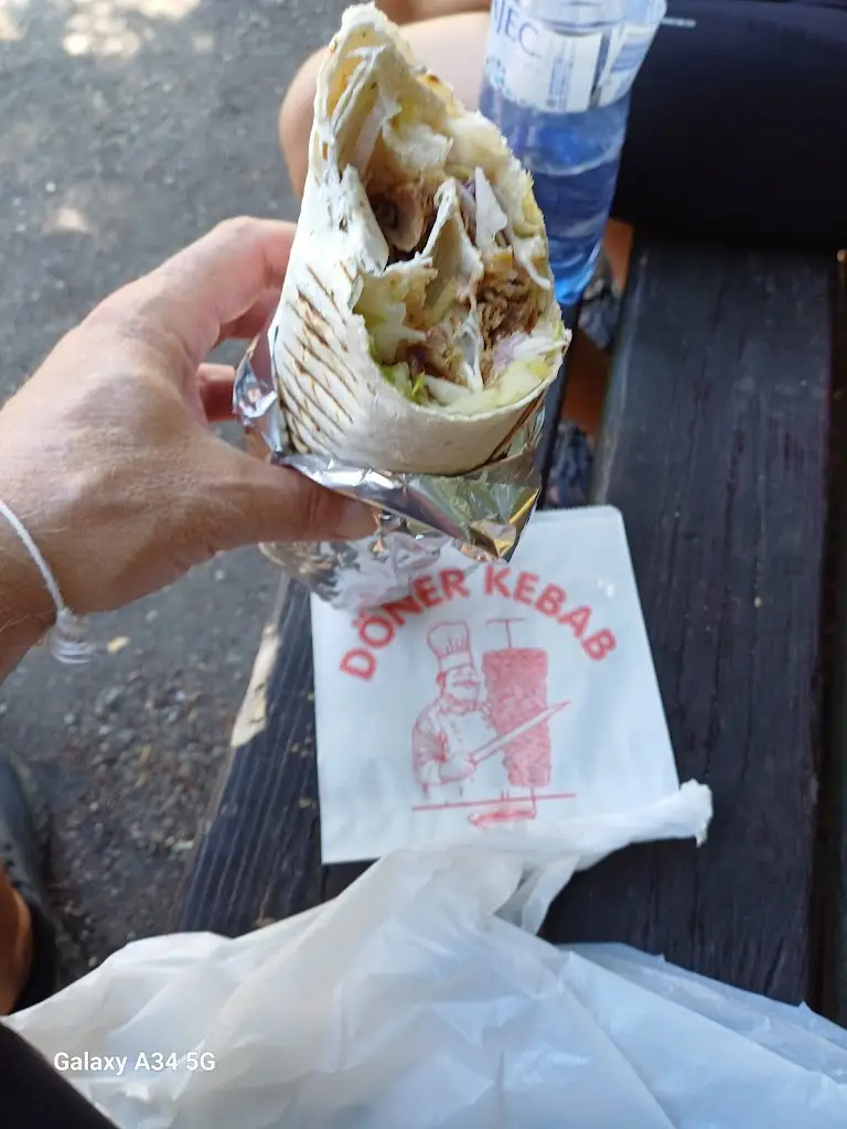 Maksim Kucheryavykh_Kebab Stop_Kostelec nad Labem_review