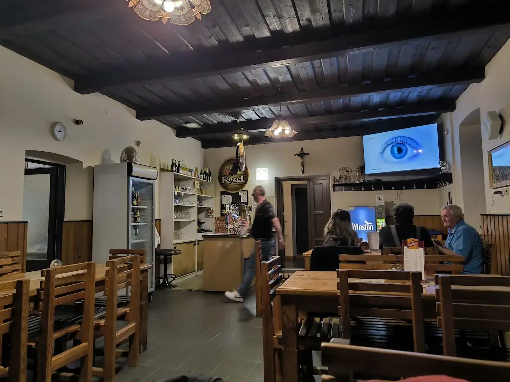 Hospoda u Šajerů restaurant in Lužná