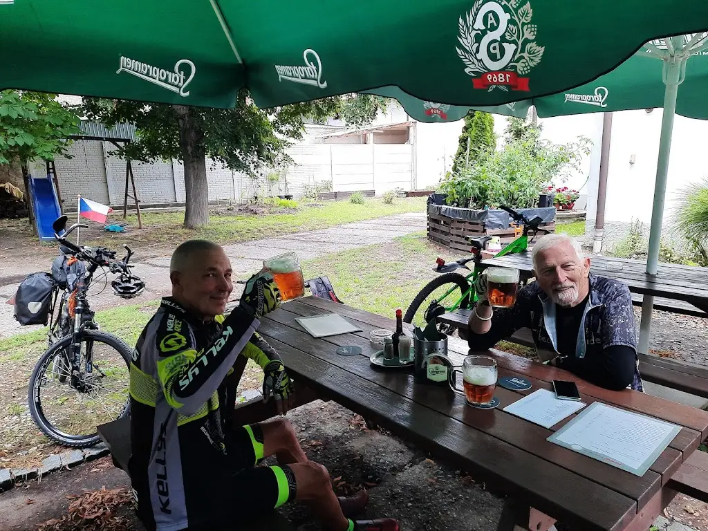 Miroslav Hercik_Restaurace Černý Orel_Luštěnice_review