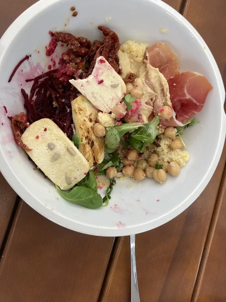 Jorge Blanco Iniesta_Travel cafe Písek_Písek_review