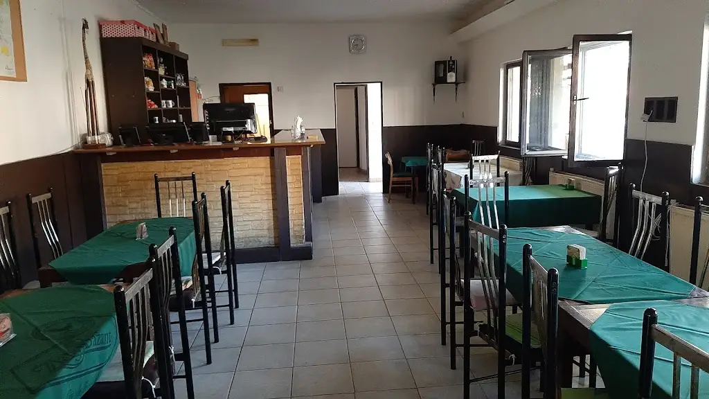 Café-bar Trinitas ristorante a Libčice nad Vltavou