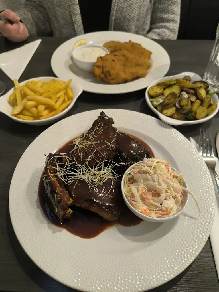 Restaurant & Bar No. 10_Mladá Boleslav_slider_image_3