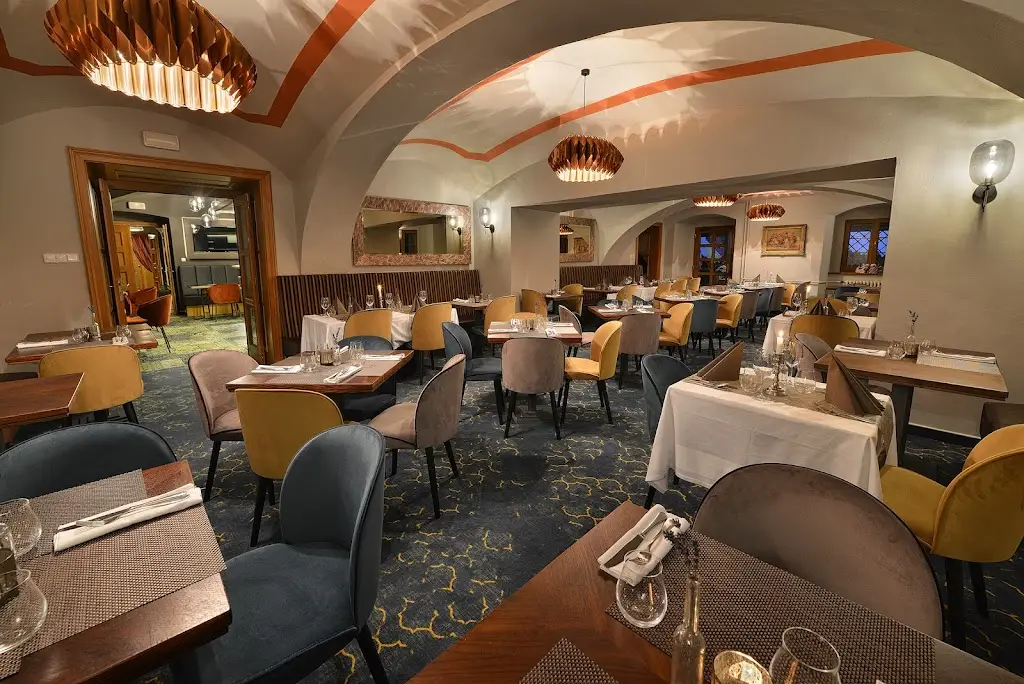 Hotelová restaurace Maxmilian ristorante a Loučeň