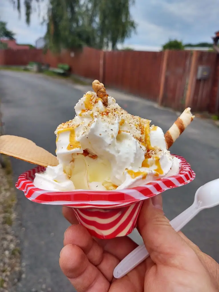 Menu_Zmrzlinový ráj Krédo_Loučeň_image_3