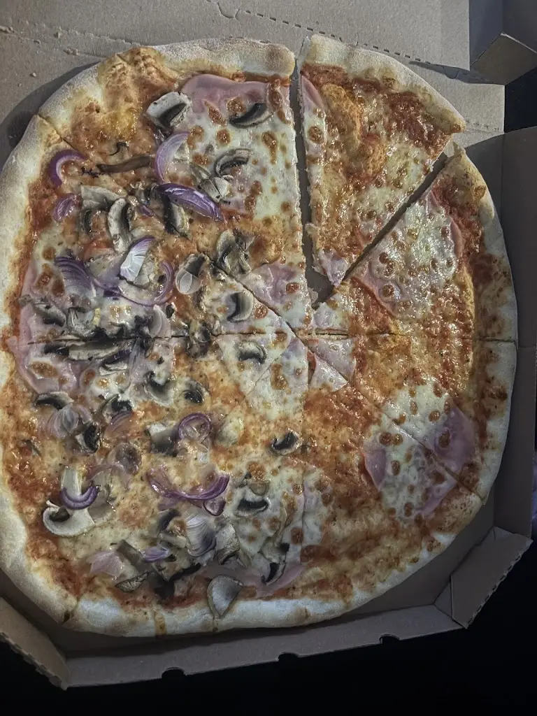 Karel Nohel_Pizza Venetto Městec králové_Městec Králové_review