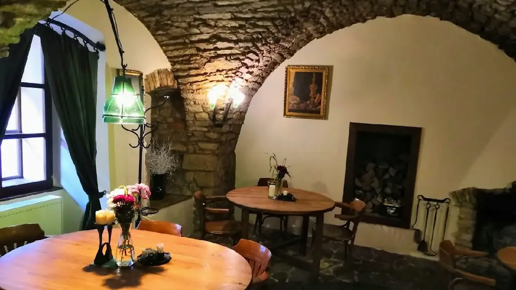 Restaurace Na Hradbách ristorante a Mělník
