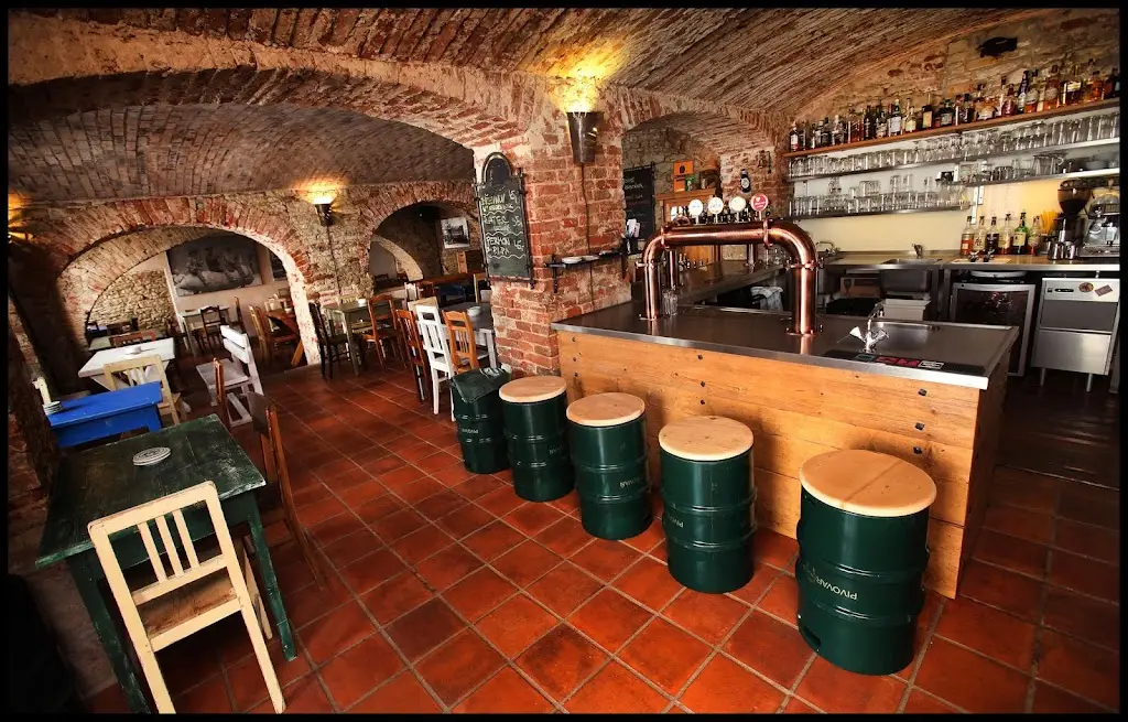 Němý Medvěd - Microbrewery & Beer Bar ristorante a Mělník