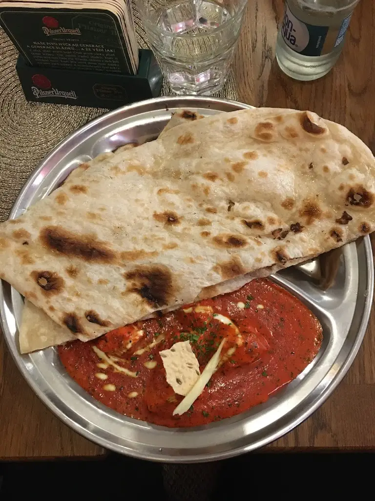 Madeleine Bellerose_Indická restaurace Tábor - Gateway of India_Okres Tábor_review