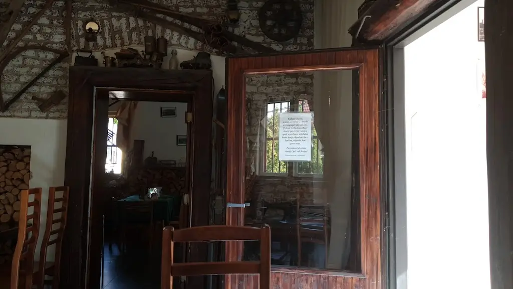 Michal Hradecký_Hostinec U Nádraží_Mnichovice_recensione