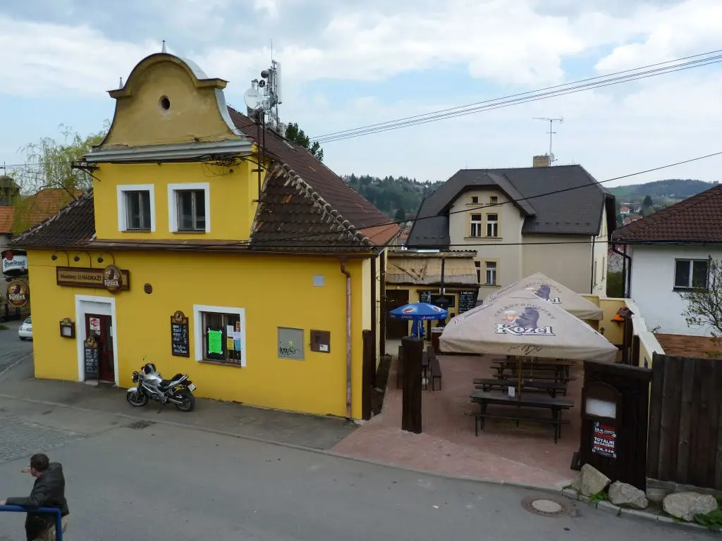 Jakub Kuthan_Hostinec U Nádraží_Mnichovice_recensione