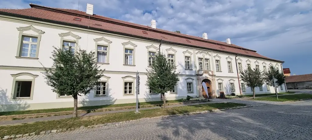 Eva Pribylova_Zámek Načeradec hotel | spa | bistro Polepšovna_Načeradec_review