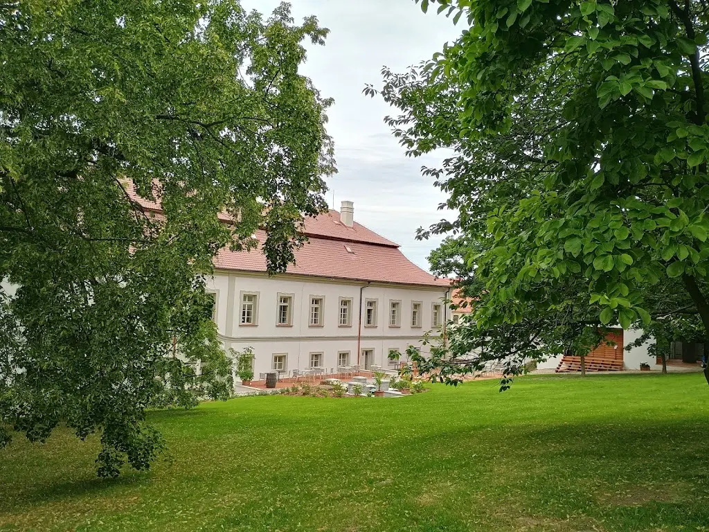 Jana Šmídová_Zámek Načeradec hotel | spa | bistro Polepšovna_Načeradec_review