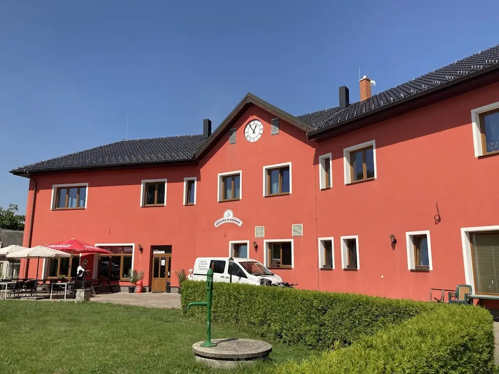 Jídelna u Aničky_Mukařov_slider_image_3