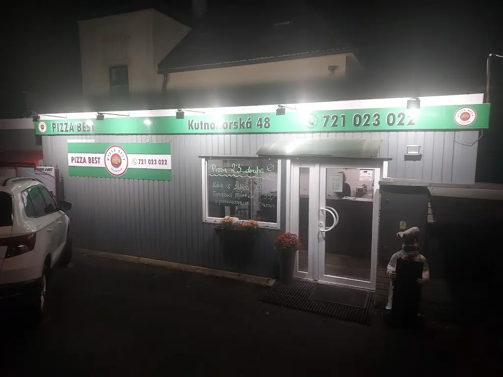 Pizza BEST_Mukařov_slider_image_1