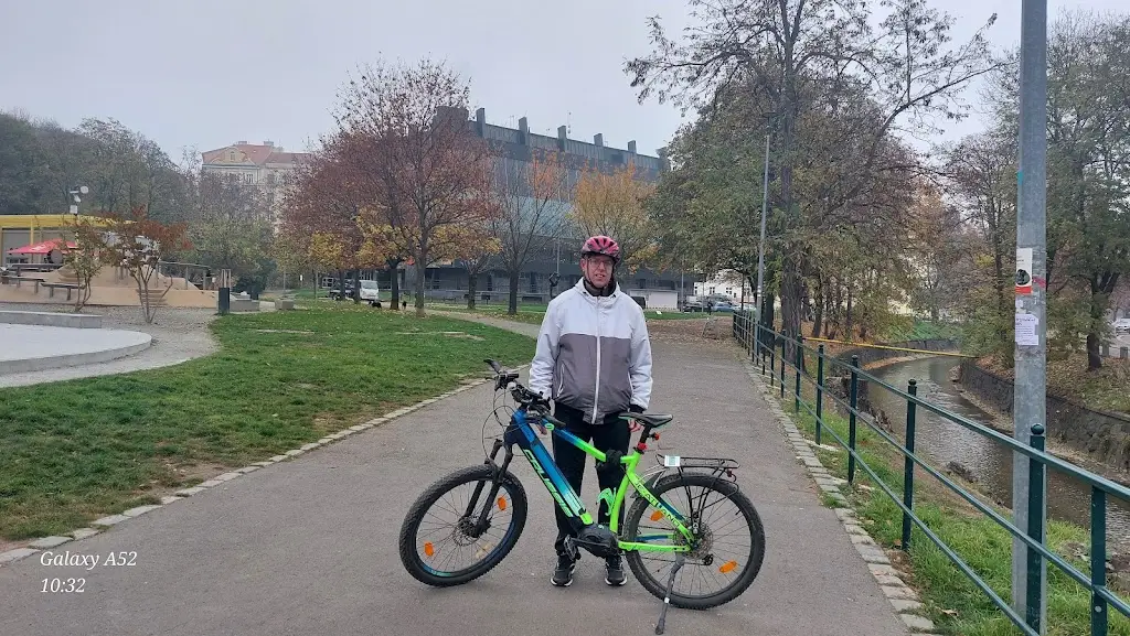 Vladimír Galas_Pub U Kostela_Mukařov_review