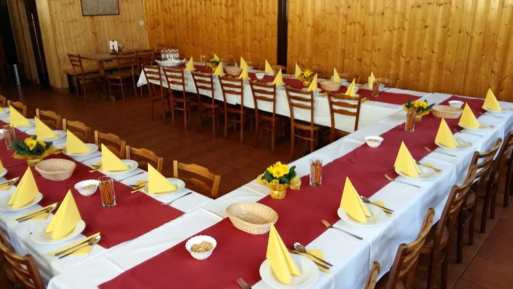 Pub U Kostela_Mukařov_slider_image_1