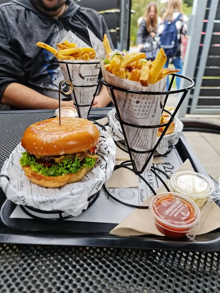 Paul B_BRAVO bistro_Mukařov_review