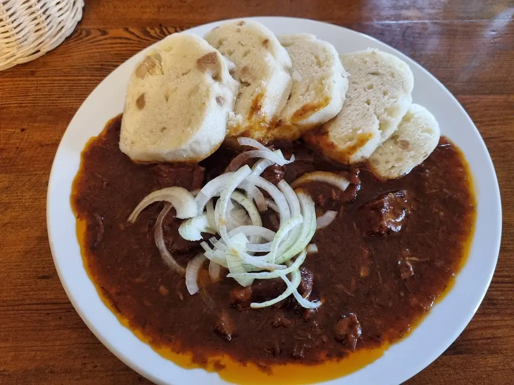 Viktor Soós_at the Town Hall_Netvořice_review