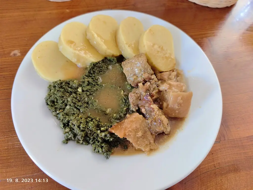 Jirka Sophia_at the Town Hall_Netvořice_review