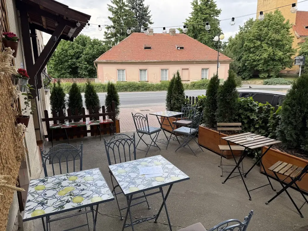 Kafe Bistro E&J_Nehvizdy_slider_image_2