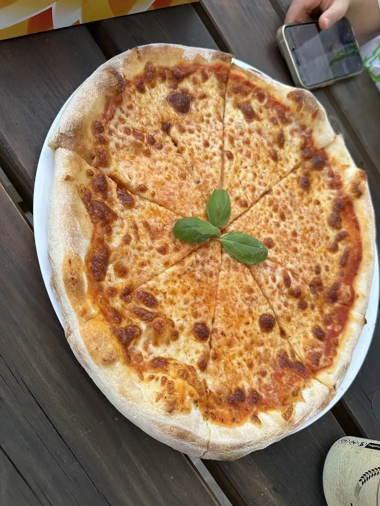 Sanjar Khodjaev_Pizzerie Colore Vita_Nehvizdy_review