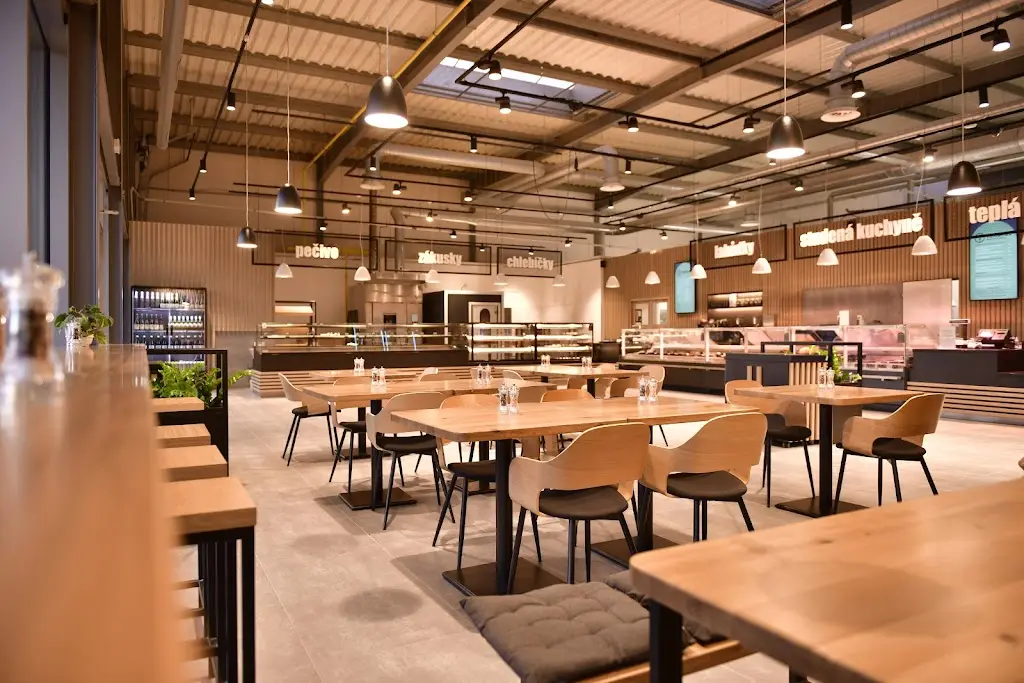 Pekárna & Bistro Tradice restaurant in Nehvizdy