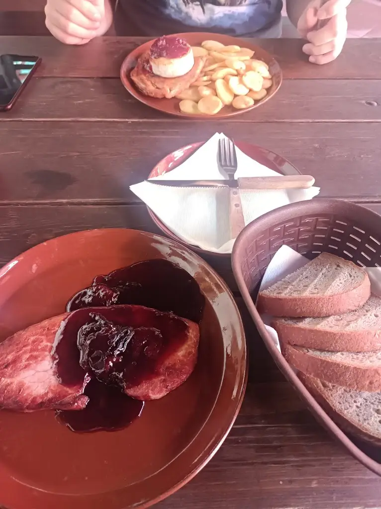 Klára Hreusová (Ladykleer)_Krčma na Housově mlýně_Okres Tábor_review