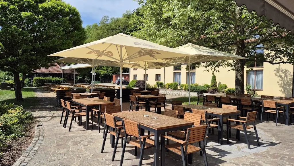 Marina Vltava_Nelahozeves_slider_image_1