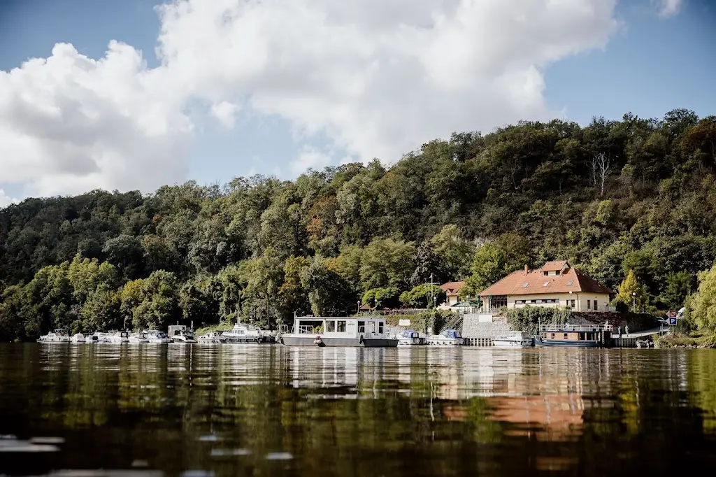 Marina Vltava_Nelahozeves_slider_image_3