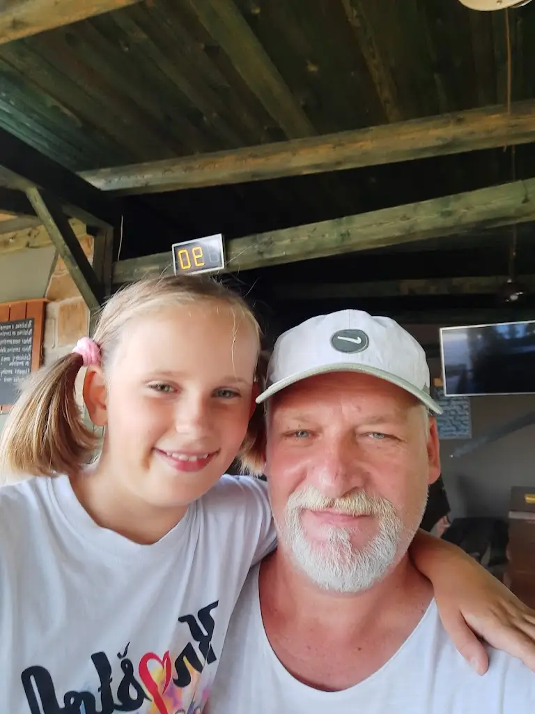 Marie Nováková (MarieaMartin1)_Bistro Vedlepily_Nelahozeves_review