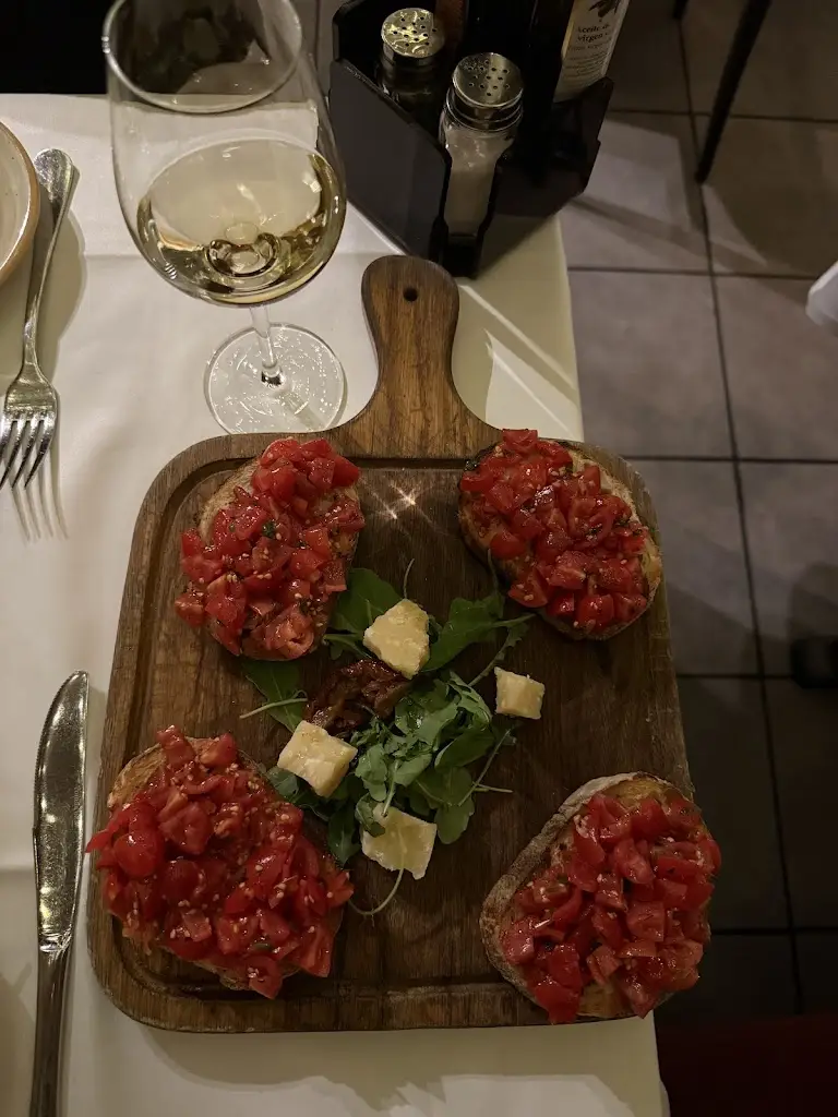 J & J Lux Travel_Trattoria Pulcinella_Bernartice_review