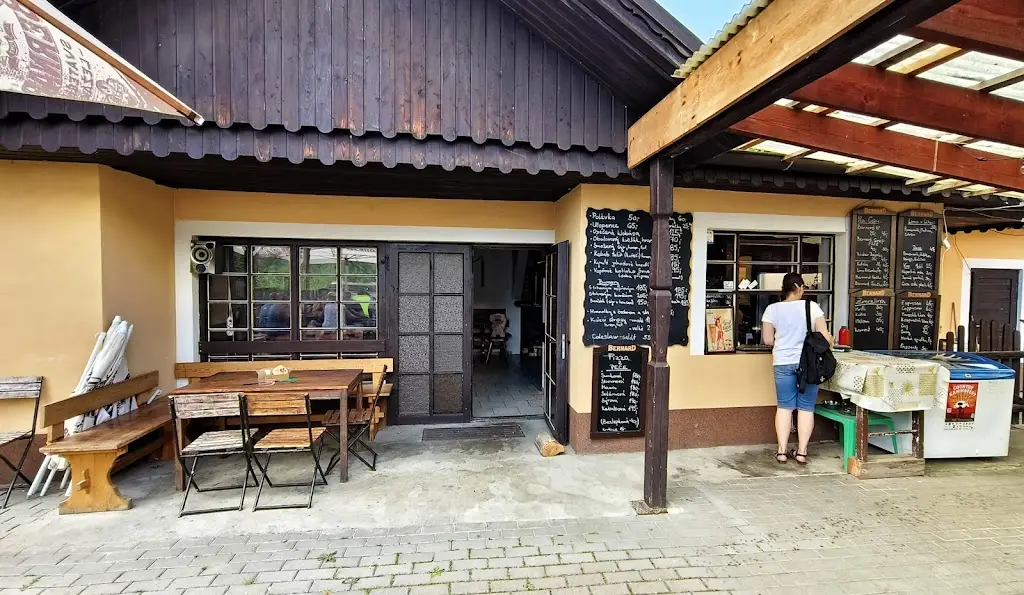 Oldřich Kratina_Občerstvení u Weinlichů_Mšeno_review