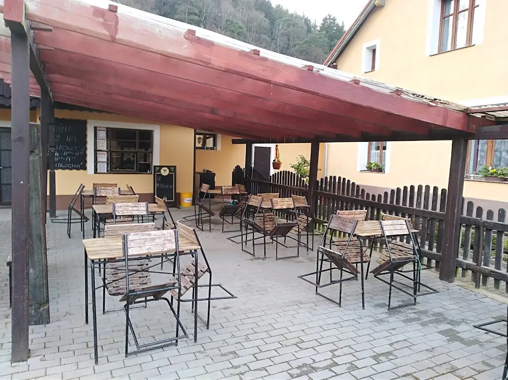 Občerstvení u Weinlichů restaurant in Mšeno